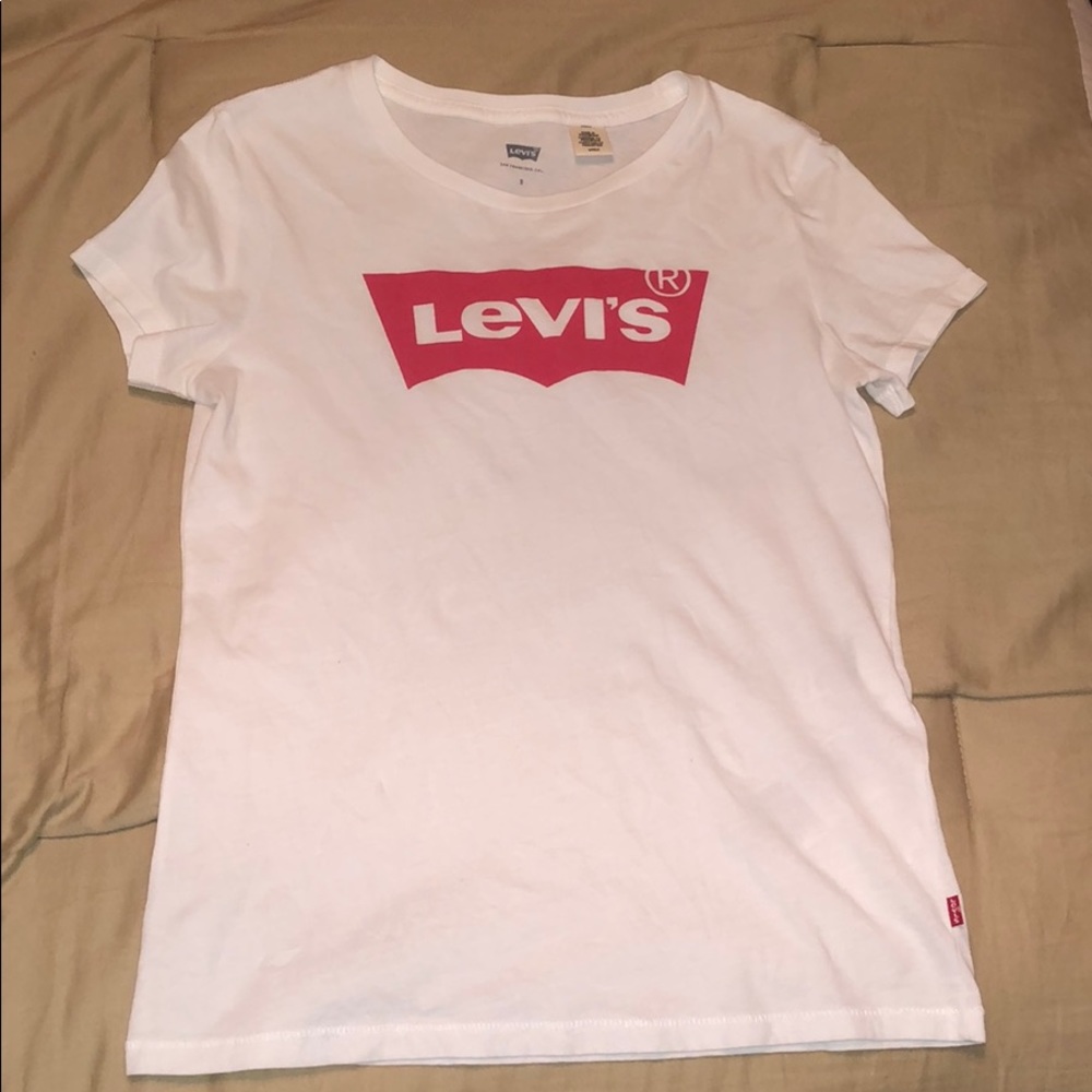 Levi’s brand scoop neck t-shirt